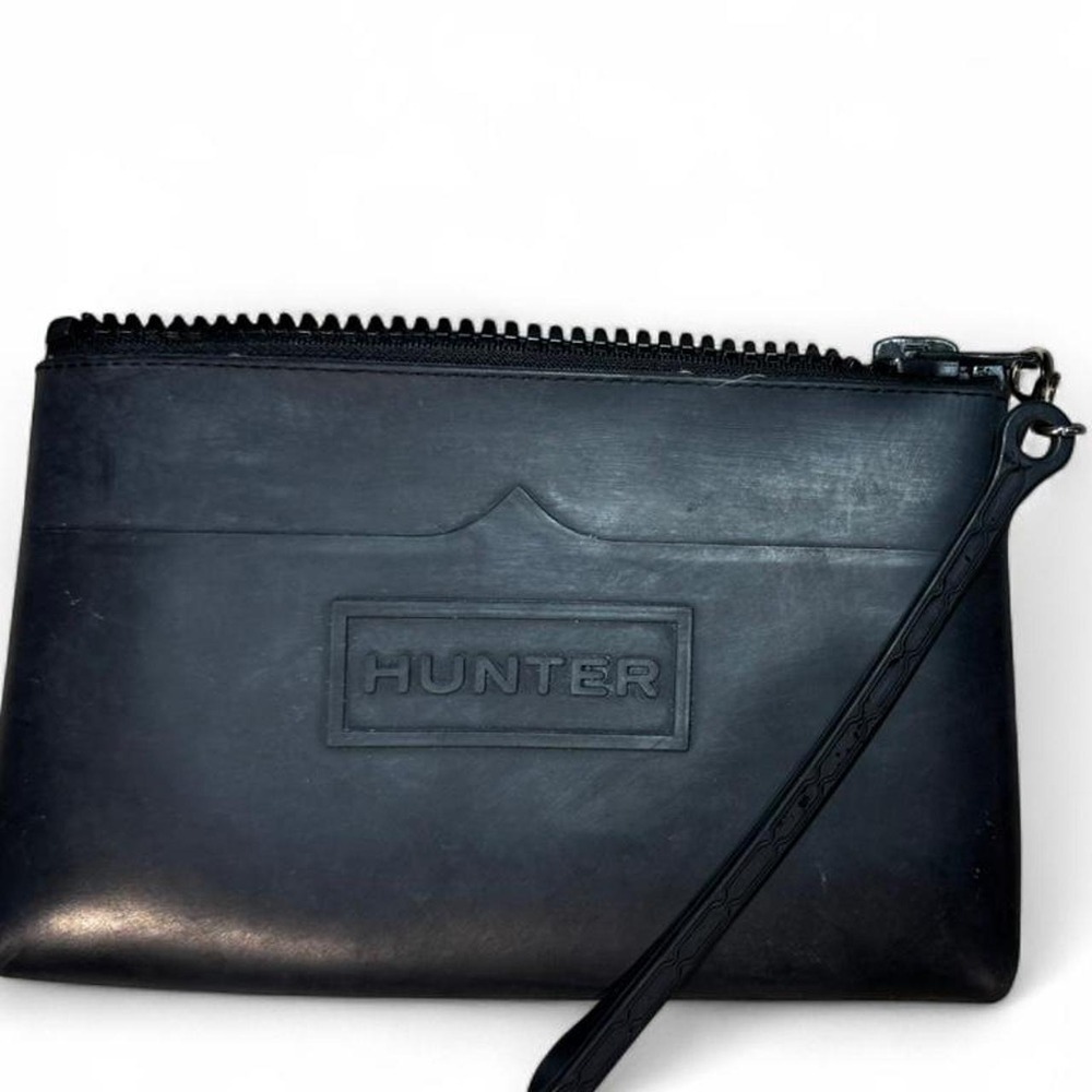 Black Hunter zip-around wallet